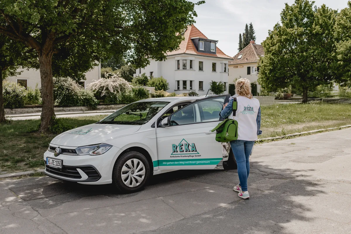 REKA Firmenwagen unterwegs im Landkreis Hildesheim – ambulante Pflege in Diekholzen und der Region